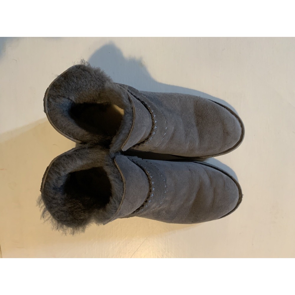 UGG Australia Gray Suede Sheepskin Lined Boots‎ Women's Size 8